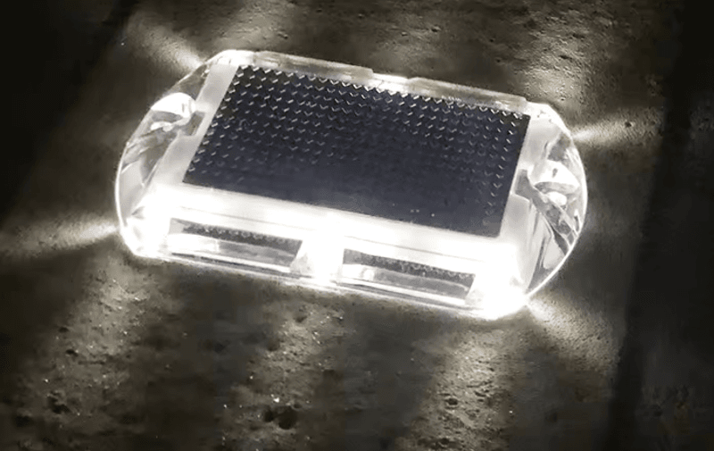 Stormtech  LED lys med solceller.Farge blå